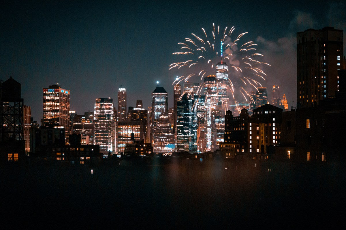Fireworks lighting up the New York City skyline with fireworks bought from the best online fireworks store.