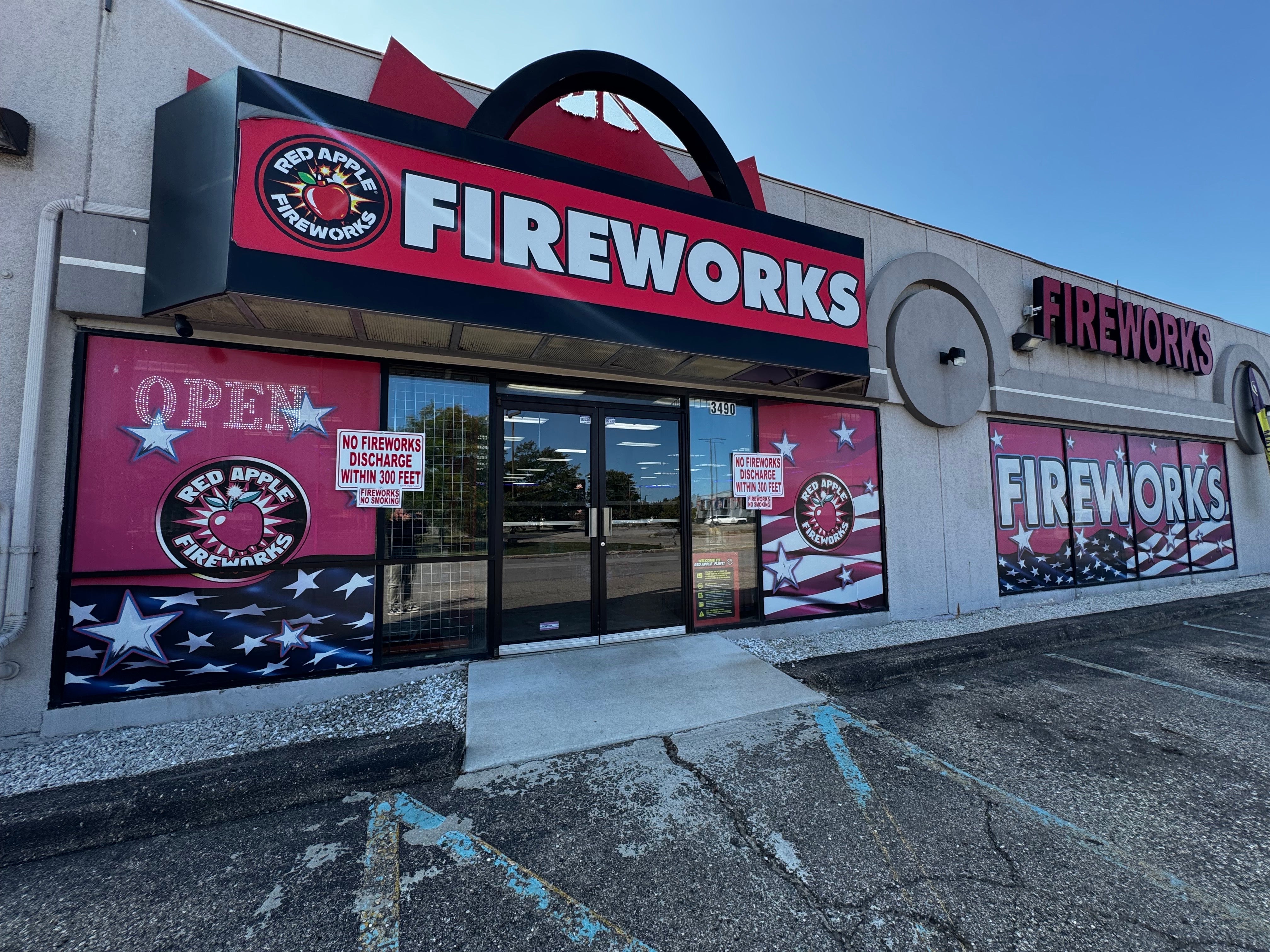 Buy Fireworks in Flint, MI | Red Apple Fireworks Store